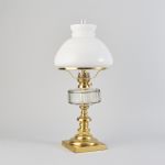 618494 Paraffin lamp